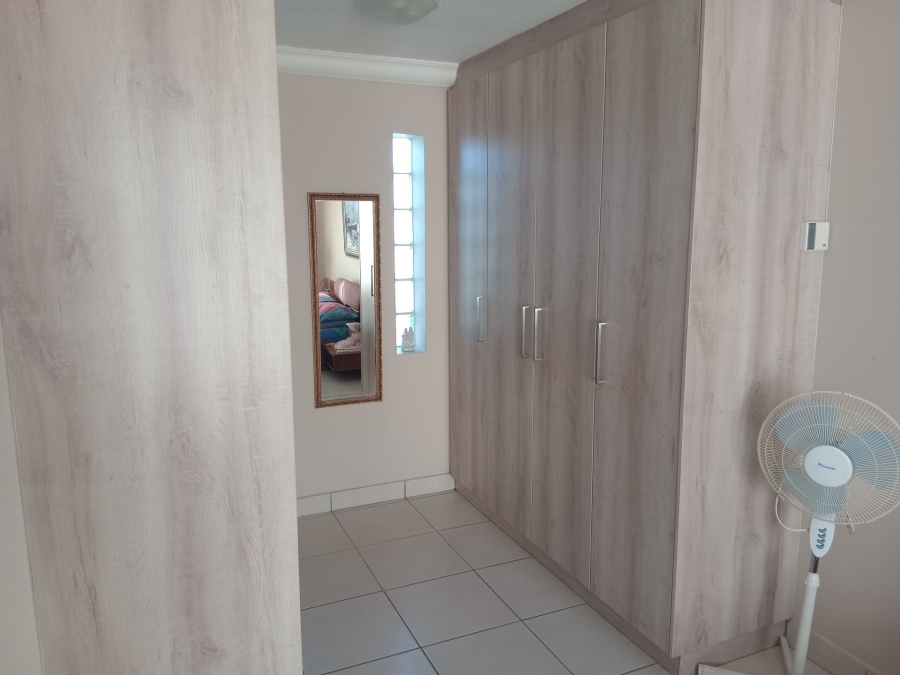 3 Bedroom Property for Sale in Heiderand Western Cape